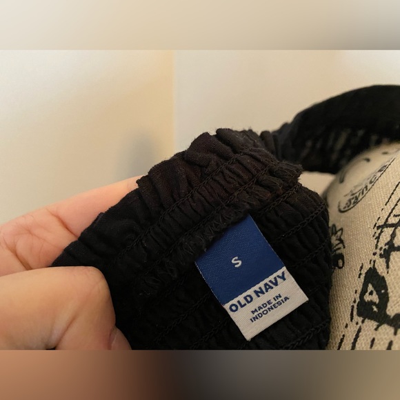 Old Navy black button-up top, size Small - Picture 3 of 4